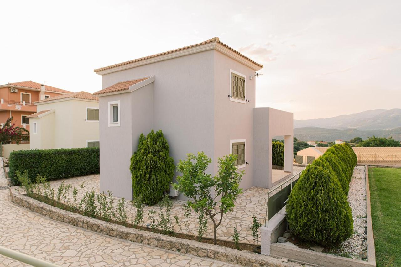 Vasilopoulos Residences - Villa Emelia With Shared Pool أرغوستولي المظهر الخارجي الصورة