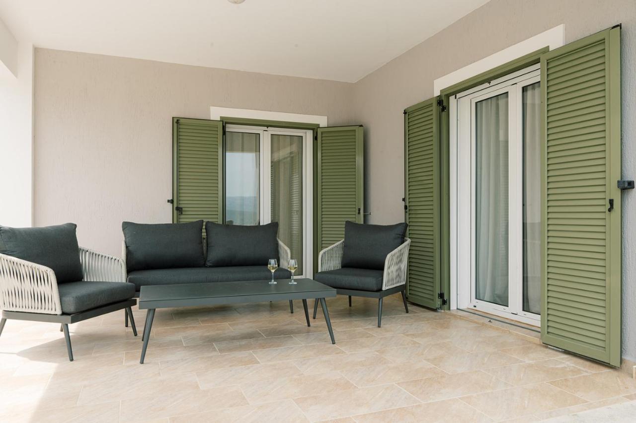 Vasilopoulos Residences - Villa Emelia With Shared Pool أرغوستولي المظهر الخارجي الصورة